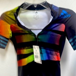 Adidas womens cycling Jersey size small, brand new.